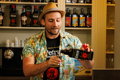 Petrus Boonekamp bartendercompetitie: Stefano Spelta van de European Bartender School ging er met de winst vandoor (Photo: Business Wire)