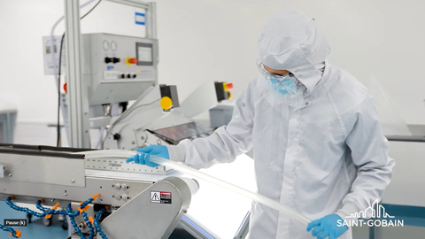 thumbnail Saint-Gobain Life Sciences C-Flex® tubing extrusion in facility clean room. (Photo: Business Wire)