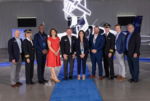 original United Aviate Academy receives the first TRAC20 aircraft at Cirrus Aircraft's Vision Center in Knoxville, Tenn. (Photo: Business Wire)