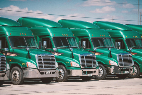US Trucking boom leads to investment opportunities (Photo: Business Wire)