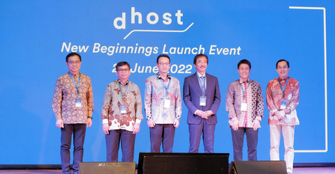 Left to right: Chong Min, CEO of dhost; Fajar Usman, Director of Foreign Investment Cooperation at Indonesian Indonesia Investment Coordinating Board (BKPM); H.E. Kanasugi Kenji, Ambassador of Japan to the Republic of Indonesia; Kimura Setsuya, Director Exeo Global Pte.Ltd.; Ogawa Yuichiro, First Secretary, Embassy of Japan; Suwandi Tjia, Commissioner, PT dhost Telekomunikasi Nusantara (Photo: Business Wire)