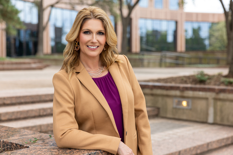 original Dr. Lucy Gildea, Ph.D., Mary Kay Chief Innovation Officer, Product and Science (Photo: Mary Kay Inc.)