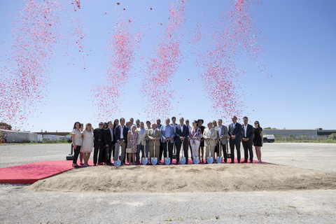 The development team celebrates the groundbreaking for Vincent Condominiums in Vaughan. (Photo: Business Wire)