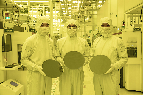 Samsung Foundry's begins chip production with 3nm GAA architecture. (Photo: Business Wire)