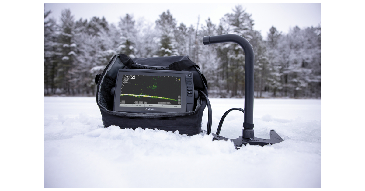 GARMIN Striker™ Portable 5 Ice Fishing Bundle