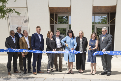 Rite Aid CEO and President Heyward Donigan cuts the ribbon for the new Rite Aid Collaboration Center, located on the second floor of 1200 Intrepid Avenue in Philadelphia. She is joined by Philadelphia Mayor Jim Kenney, PIDC President Anne Nevins, and Rite Aid leaders and associates. (Photo: Business Wire)