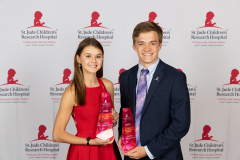 High school students Kayla Anderson and Carter Gonzalez earned the Jerry Nicholson Award (Photo: Business Wire)