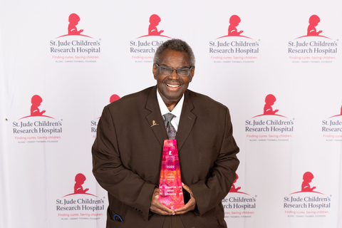 thumbnail Former Alabama State Sen. Hank Sanders, was presented with the Good Samaritan Award (Photo: Business Wire)