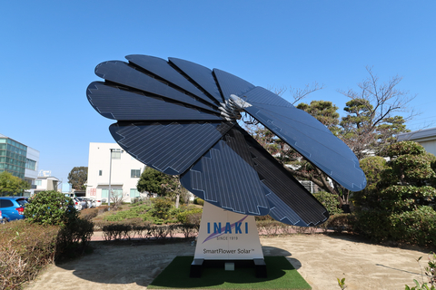 The solar Smartflower was installed in front of the GomunoInaki Headquarters in Nagoya, Japan. (Photo: Business Wire)