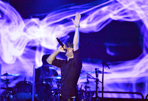 Grammy Award-winning and multiplatinum-selling artist Enrique Iglesias headlined Northwell Health’s 17th annual Feinstein Summer Concert on July 14 at Old Westbury Gardens, which raised $3.6 million for medical research. Credit Northwell Health