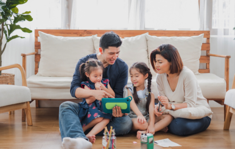 T-Mobile Offers Deals on Back-to-School Tech, Plus the New Alcatel JOY TAB KIDS 2 FREE (Photo: Business Wire)