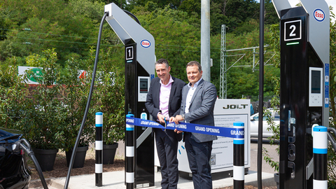 Inauguration of a new ultra-fast charging station at ESSO in Stuttgart: Maurice Neligan, CEO of JOLT Energy Group (left) and Thomas Speidel, CEO, ADS-TEC Energy. (Photo: Business Wire)