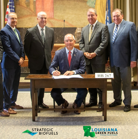 From Left to Right: Director of Legislative Affairs for the Office of the Governor Noble Ellington, Strategic Biofuels CEO Dr. Paul Schubert, Louisiana State Governor John Bel Edwards, State Representative for District 20 Neil Riser, Strategic Biofuels COO Bob Meredith. (Photo: Business Wire)