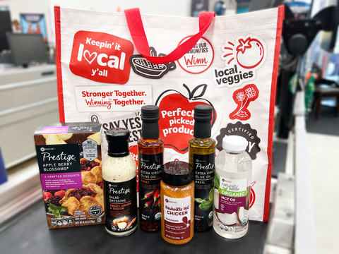 original Southeastern Grocers is pleased to announce 10 of the grocer’s new Own Brand products have been awarded gold, silver and bronze medals from Store Brands 2022 Editors’ Picks for best new products. The featured products are just a few of the award-winning selections (left to right): SE Grocers Prestige Apple Berry Blossoms Crafted Dessert, SE Grocers Prestige Sweet Onion Bacon Vinaigrette, SE Grocers Prestige Organic Chili Flavored Extra Virgin Olive Oil, SE Grocers Nashville Hot Chicken Seasoning, SE Grocers Prestige Organic Basil Flavored Extra Virgin Olive Oil and SE Grocers Naturally Better Organic MCT Oil. (Photo: Business Wire)