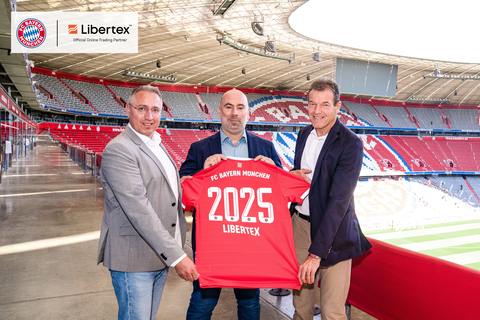Von links nach rechts: Michael Geiger (CEO von Libertex), Marios Chailis (CMO der Libertex Group), Andreas Jung (Marketingvorstand des FC Bayern München). (Foto: FC Bayern München)