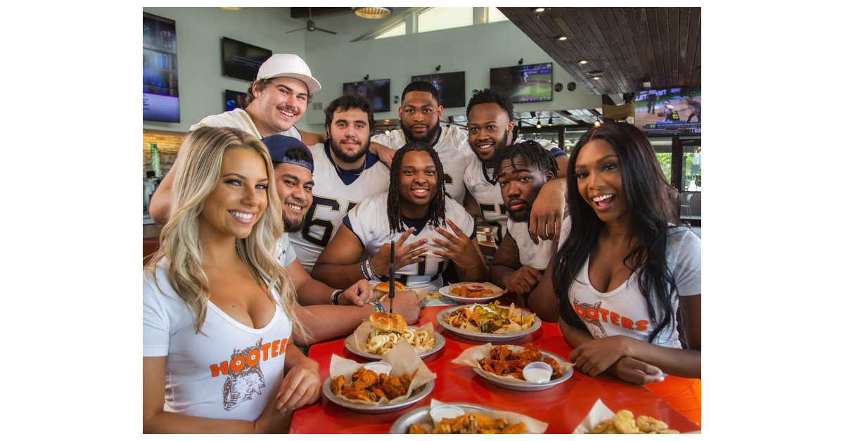 Hooters is closing restaurants. Is its offensive uniform to blame