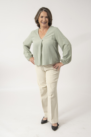 original Ruth Veloria, chief strategy and customer officer at University of Phoenix (Photo: Business Wire)