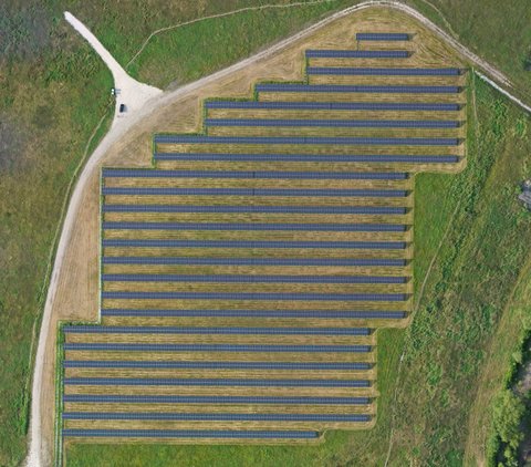 Ameresco completes 2.6 MW “Brightfield” solar project on former brownfield site in Illinois. (Photo: Business Wire)