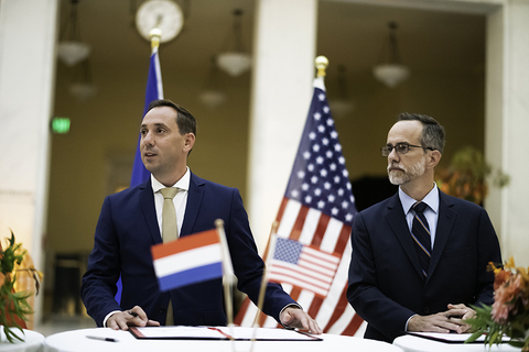 Bart Vaes, VP Sales & Marketing, Sorama (Left) and James Marcella, Director Industry Associations, Axis Communications (Right) sign US partnership agreement in ceremony at San Francisco’s City Hall North Light Court on Tuesday, September 6, 2022. (Photo: Business Wire)