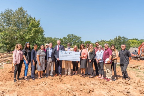 original FHLB Dallas and four of its member institutions granted a Louisiana nonprofit more than $34,000 in a ceremonial check presentation. (Photo: Business Wire)