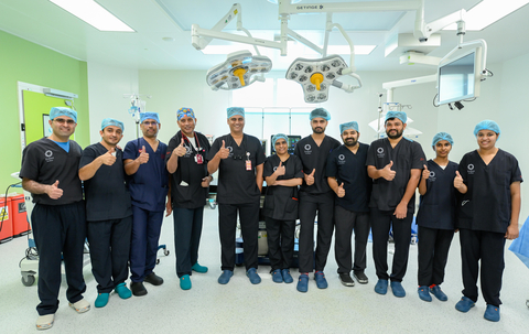 The medical team that performed the kidney transplant at Burjeel Medical City (Photo: AETOSWire)