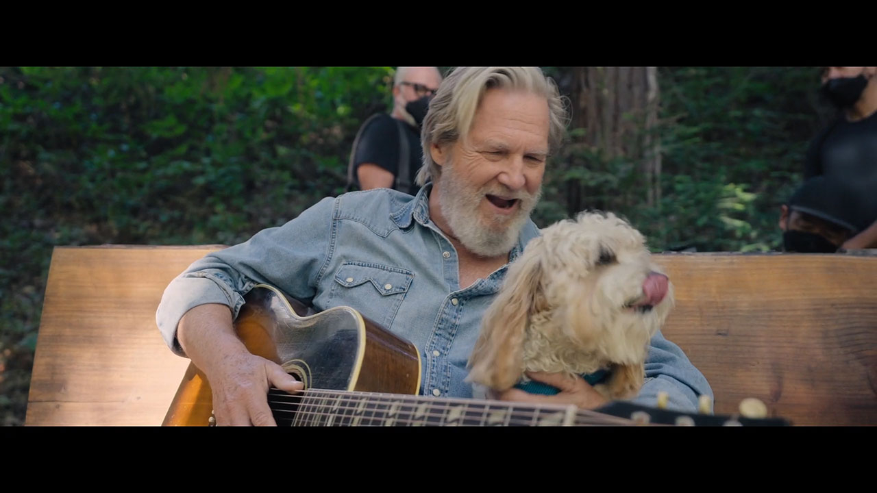 Behind the scenes package of Academy Award-winning actor Jeff Bridges, who recently publicly discussed the fight of his life, first with lymphoma and then COVID-19, which he was exposed to in the time frame when he was receiving chemotherapy for cancer.