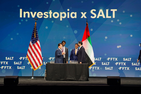Photo during the signing of the MoU at SALT New York (photo: AETOSWire)