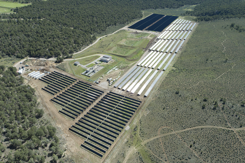 Under a Power Purchase Agreement (PPA) Ameresco, Colorado Mountain College and Holy Cross Energy partnered to install 5MW of solar PV and 15MWH battery energy storage. Photo Credit: Seth Anderson. (Photo: Business Wire)