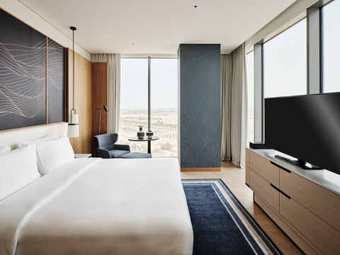 Grand Club Suite Bedroom at Grand Hyatt Kuwait. (Photo: Business Wire)