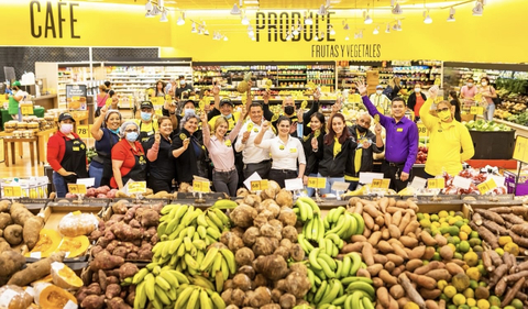 original Southeastern Grocers is celebrating its diverse associates and communities during Hispanic Heritage Month by hosting educational events and cooking demonstrations honoring the Hispanic culture all month long. (Photo: Business Wire)