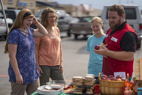 Tractor Supply Hosts Nationwide Farmers Market Event and Welcomes Community to Shop Homemade, Homegrown Goods on Saturday, Oct. 1 (Photo: Business Wire)