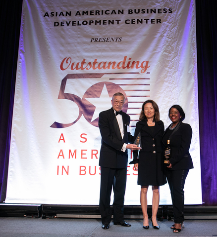 Rose Lee, Cornerstone Building Brands President and CEO, accepts 2022 Pinnacle Award at AABDC Gala on September 22. (Photo: Business Wire)