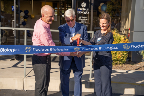 Nucleus Biologics celebrates facility expansion with ribbon cutting ceremony. From left to right: David Sheehan, Founder and CEO of Nucleus Biologics, Joe Panetta, president and CEO of Biocom California, and Nikia Clarke, senior vice president of San Diego Regional Economic Development Corporation. (Photo: Business Wire)