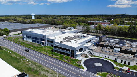 Waters' newly built Precision Chemical Manufacturing Facility in Taunton, Mass. is the first and only LEED (Leadership in Energy and Environmental Design) certified chemical manufacturing facility in Massachusetts and among a small number of industrial manufacturing projects in the U.S. to achieve LEED certification. (Photo: Business Wire)