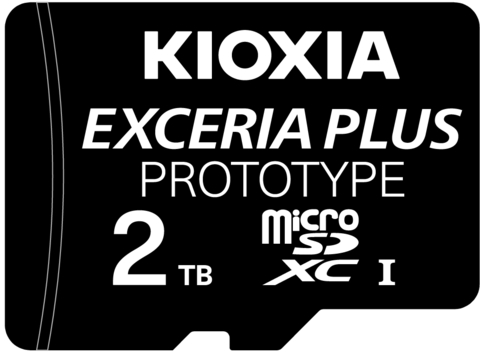キオクシア株式会社：業界初の2TBのmicroSDメモリカードの試作品 （写真：ビジネスワイヤ）