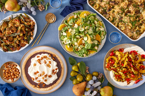 The Vegetarian Holiday Box features a plant-forward menu and a well-composed mix of recipes with distinctive ingredients. (Photo: Business Wire)