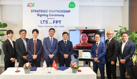 FPT Corporation Chairman Dr Truong Gia Binh (attended online), together with FPT Japan and LTS Inc. representatives at the signing ceremony (Tokyo, Japan) (Photo: Business Wire)