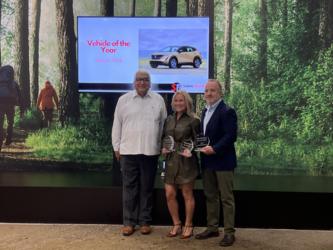 The all-new 2023 Nissan Ariya and Nissan Pathfinder Rock Creek received awards from Sobre Ruedas today at the 2022 Miami International Auto Show. The all-new 2023 Nissan Ariya was named Sobre Ruedas Vehicle of the Year, while the 2023 Pathfinder Rock Creek was named Sobre Ruedas Best SUV. (Photo: Business Wire)