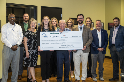 Representatives from Austin Bank, Texas N.A.; Cadence Bank, Southside Bank, Vera Bank and the Federal Home Loan Bank of Dallas awarded $37,000 to Lufkin Neighborhood STRONG, a nonprofit in Lufkin, Texas. (Photo: Business Wire)