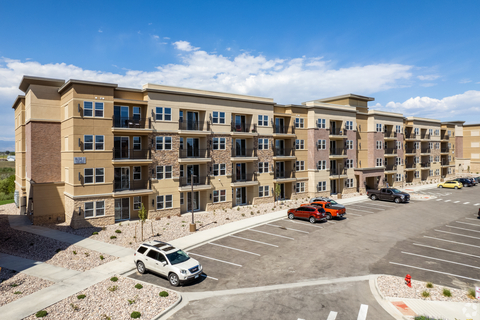 Johnstown Plaza, a 252-unit multifamily community in Johnstown, Colorado. (Photo: Business Wire)