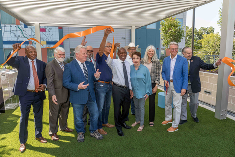 City of Houston Mayor, Sylvester Turner, along with local and state dignitaries and bank representatives celebrated the grand opening of Avenue J, a Houston affordable housing development that received a $750,000 subsidy from Wells Fargo and FHLB Dallas. (Photo: Business Wire)