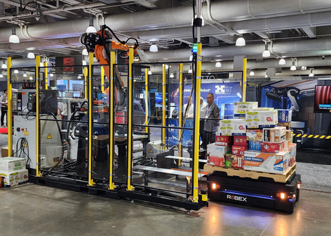 original Mujin's plug-and-play depalletizer QuickBot demonstrates quick deployment, quick setup and quick mixed-SKU picking at the 2022 AMR & Logistics Week in Boston.