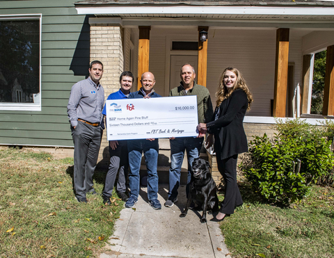 Representatives from FBT Bank and Mortgage and the Federal Home Loan Bank of Dallas awarded $16,000 in Partnership Grant Program funds to Home Again Pine Bluff. (Photo: Business Wire)