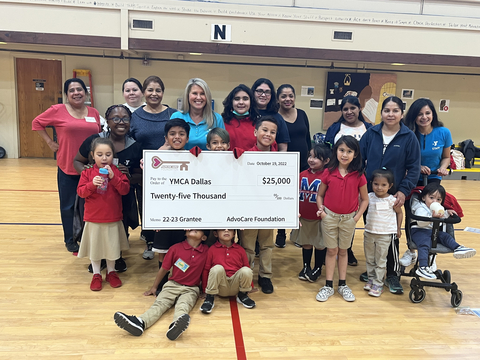 The AdvoCare Foundation recently presented a $25,000 donation to the YMCA of Metropolitan Dallas. (Photo: Business Wire)