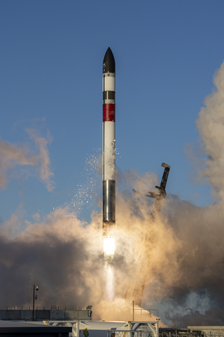original Lift-off of Rocket Lab's 32nd Electron mission, Catch Me If You Can (Photo: Business Wire)