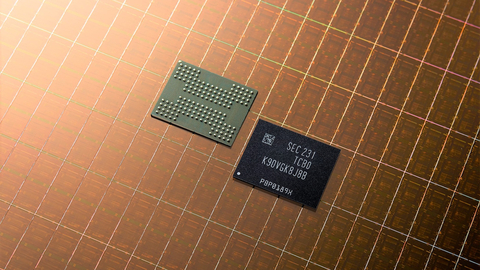original Samsung 1-Terabit 8th-Generation V-NAND (Photo: Business Wire)