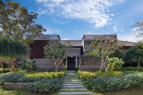 The exterior of Marriott’s Bali Nusa Dua Terrace. The new resort provides Marriott Vacation Club owners and leisure guests a new way to experience Bali’s rich culture.  (Photo: Business Wire)