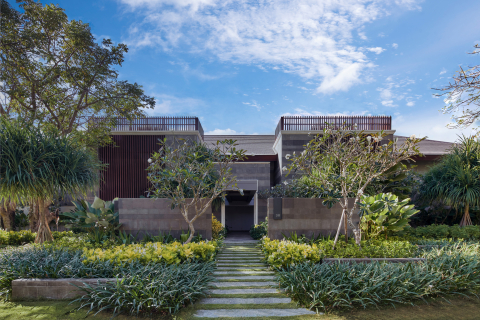 The exterior of Marriott’s Bali Nusa Dua Terrace. The new resort provides Marriott Vacation Club owners and leisure guests a new way to experience Bali's rich culture. (Photo: Business Wire)