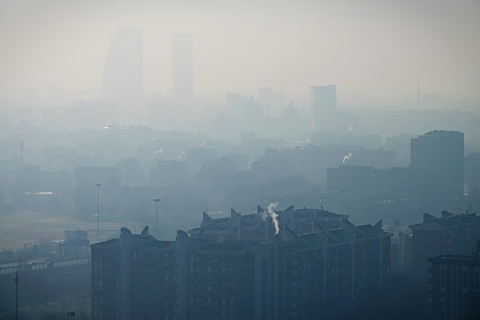 Smog in the city of Milan, Italy (Photo: Business Wire)
