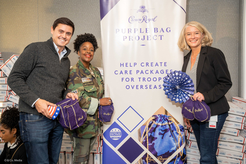 Claudia Schubert, President of Diageo North America joins employees to pack bags (Photo: Business Wire)